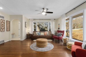 Televisión, oficina