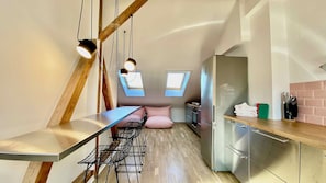 Fridge, oven, stovetop, dishwasher