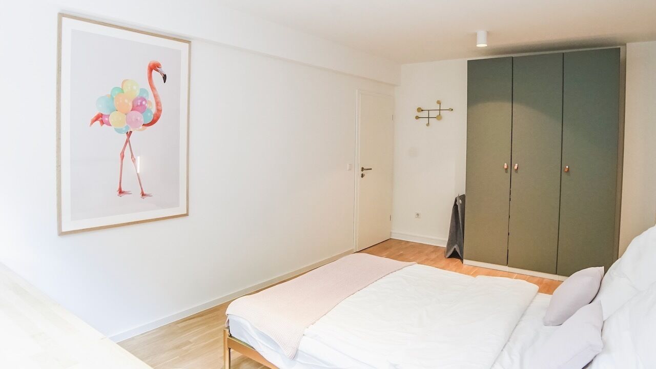 Individuelt innredet, skrivebord og skrivebord for bærbar PC