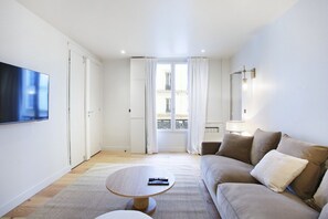 Smart TV, offices - Sublime apartment Center of Paris (Paris)