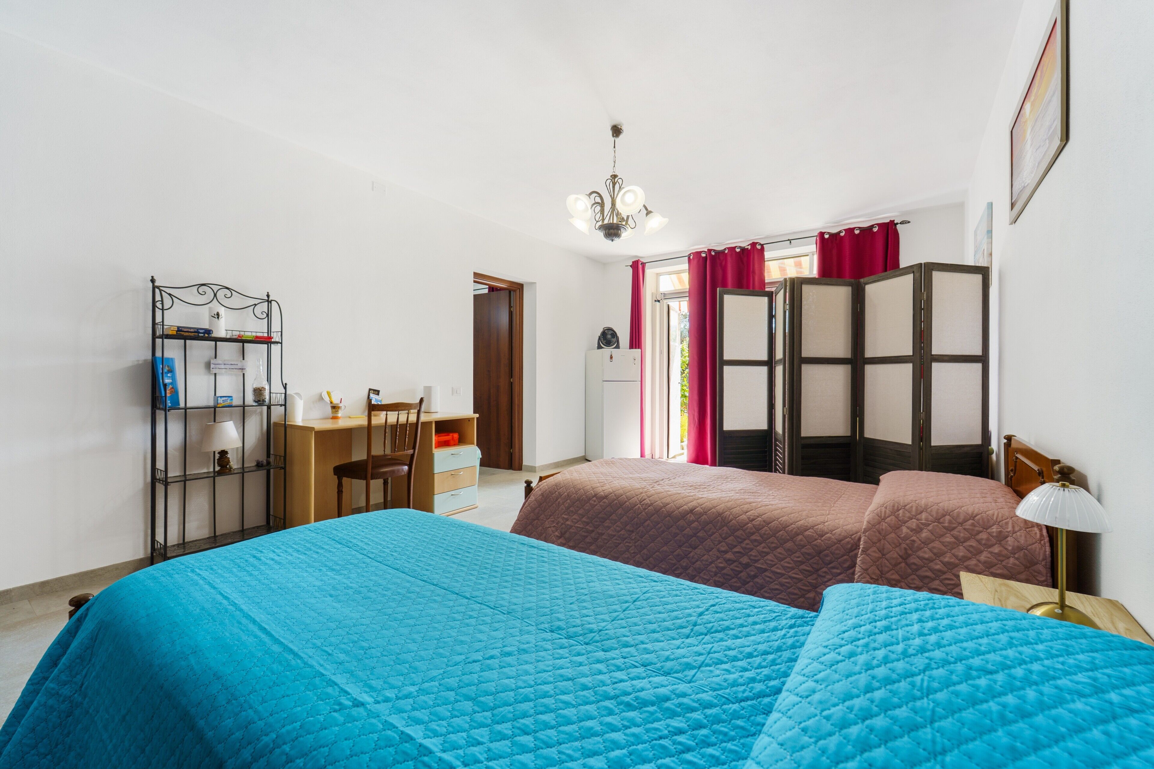 2 chambres, fer et planche à repasser, Wi-Fi, draps fournis