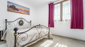 2 Schlafzimmer, Bügeleisen/Bügelbrett, WLAN, Bettwäsche