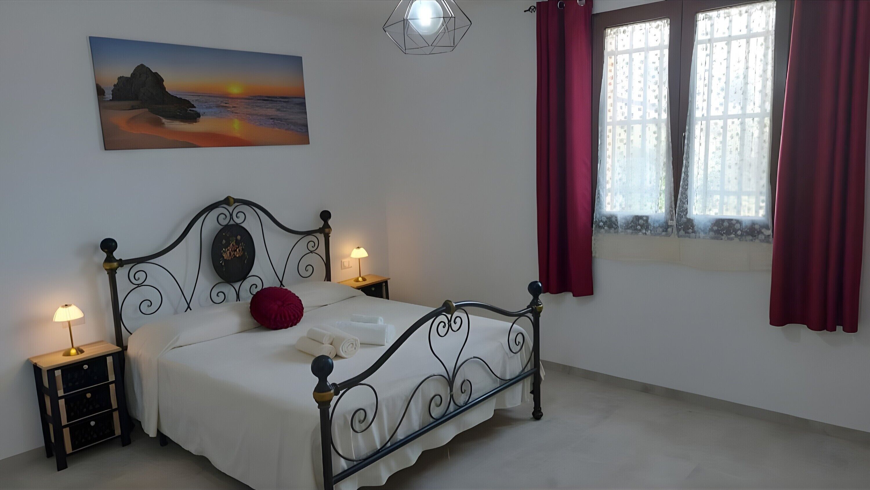 2 habitaciones, tabla de planchar con plancha, wifi y ropa de cama 