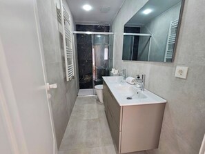 Superior Apartment | Bathroom - Apartamentos Ciudadela Superior 3000 (Jaca)
