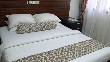 Standard Room, Garden View | Desk, laptop workspace, blackout drapes, soundproofing