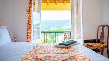 Dubbelrum - balkong - utsikt mot bergen | Gratis wi-fi