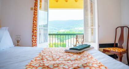 Moby Dick Lodge Colares