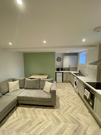 Stylish 2-Bed Apartment in a Beautiful Converted Church