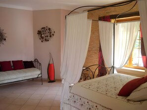 مكواة/لوح كي وواي فاي وملاءات أسرّة