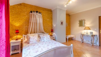 1 camera, ferro/asse da stiro, Wi-Fi, lenzuola