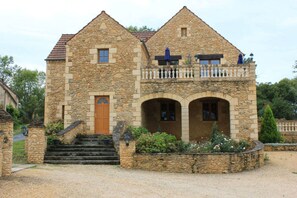 المن�شأة من الخارج