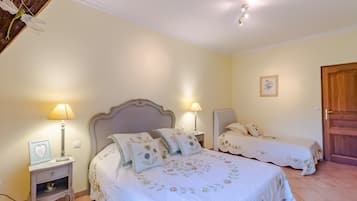 1 camera, ferro/asse da stiro, Wi-Fi, lenzuola