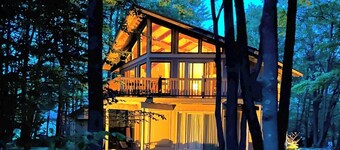 Fabulous 3-bedroom chalet in Hidden Valley, PA; walk to the slopes!