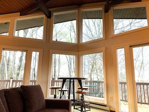 Interior - Fabulous 3-bedroom chalet in Hidden Valley, PA; walk to the slopes! (Hidden Valley)