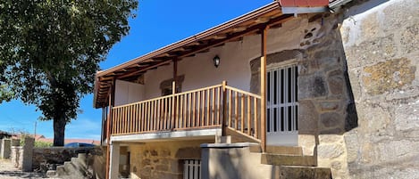 House, 3 Bedrooms, Balcony, Garden View | Exterior