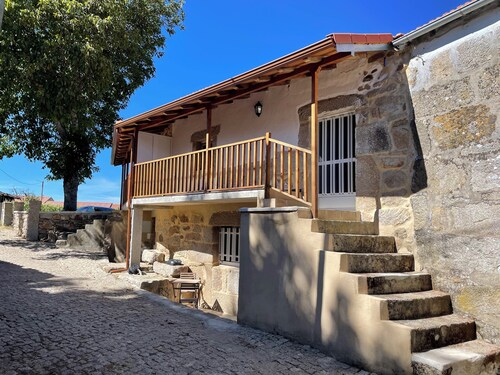 Charming Tourém Retreat 3 Bedroom House With Stunning Views