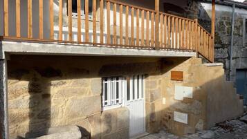 House, 3 Bedrooms, Balcony, Garden View | Balcony