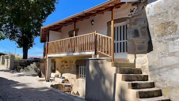 House, 3 Bedrooms, Balcony, Garden View | Exterior