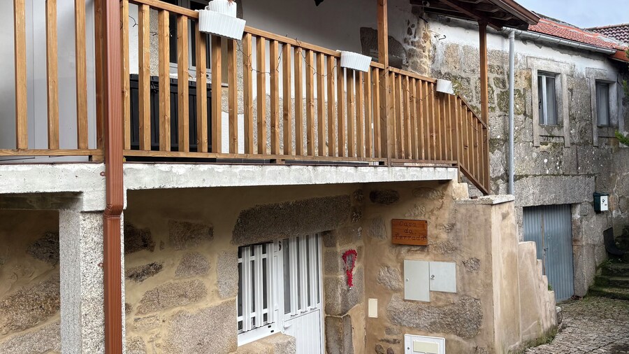 Charming Tourém Retreat 3 Bedroom House With Stunning Views
