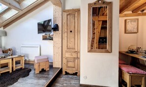 Interior - Modern Attic Apartment At the Foot of the Slopes Village Center (Les Belleville)