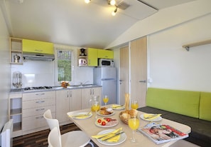 Dining - Lanterna Home for 4+2 (Tar)