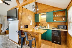 Fridge, microwave, coffee/tea maker, toaster - Hilltop Lookout #1 at Busch Mt- Stunning Views! (Eureka Springs)