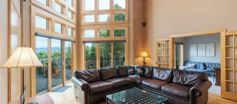 Secluded and Spacious 4-bedroom house in Victor with views of the Tetons