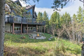Property grounds - Secluded and Spacious 4-bedroom house in Victor with views of the Tetons (Victor)