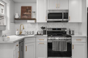 Microonde, forno, piano cottura, lavastoviglie