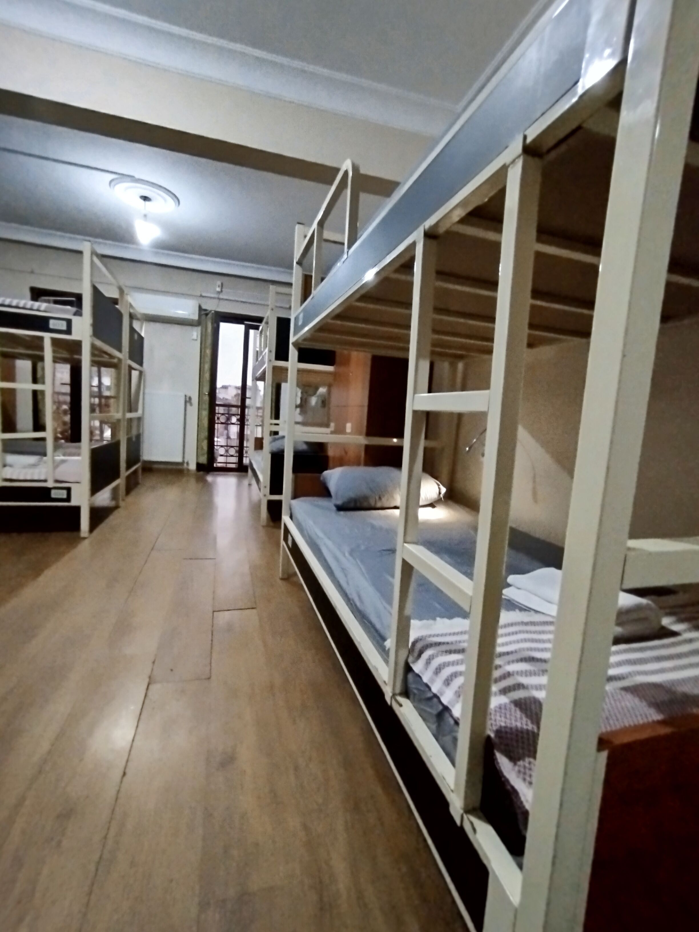 10 Kisilik Karma Oda 1 Yatak | 遮光窗帘、隔音、熨斗/熨板、免费 WiFi