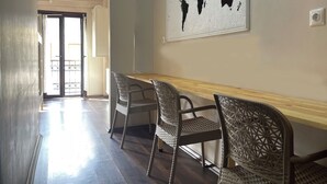 Kadinlara Mahsus 8 Kisilik Oda 1 Yatak | 起居区