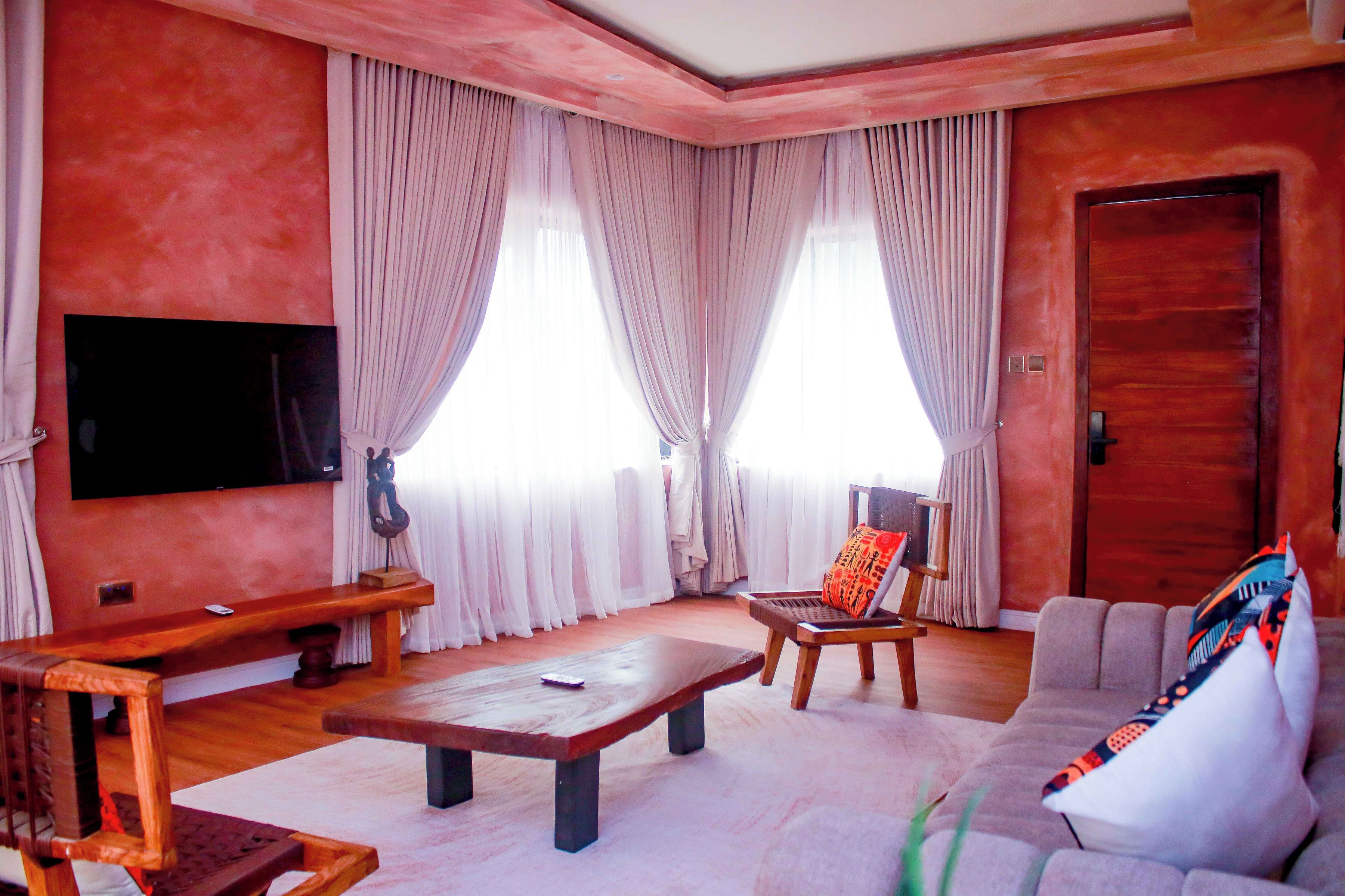 Luxury Suite, Balcony, Pool View | Living area