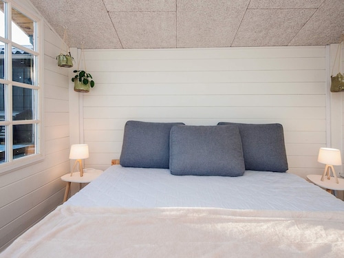 Family-friendly Cottage Near the Coast