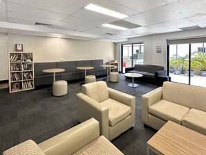 House | Reception - Brisbane Apt Near Dining, Shops and River Walks (Brisbane)