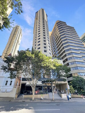 House | Reception - Brisbane Apt Near Dining, Shops and River Walks (Brisbane)