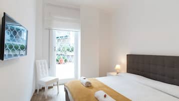 2 chambres, coffres-forts dans les chambres, bureau