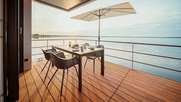 Mobile Home | Balcony