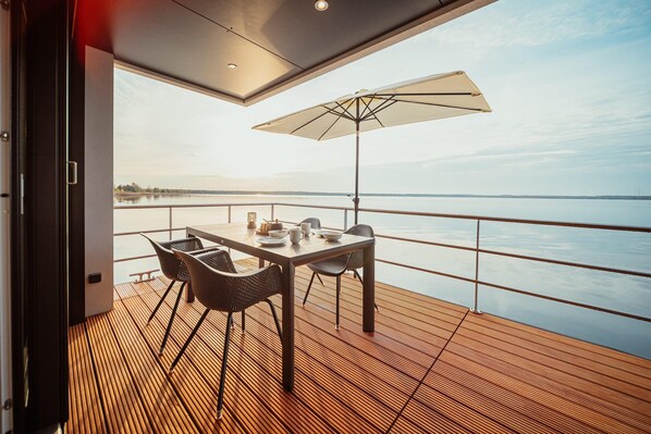 Mobile Home | Balcony