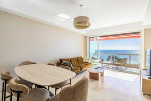 Apartment | Living area - Bright Apartment With Sea View (Cannes)