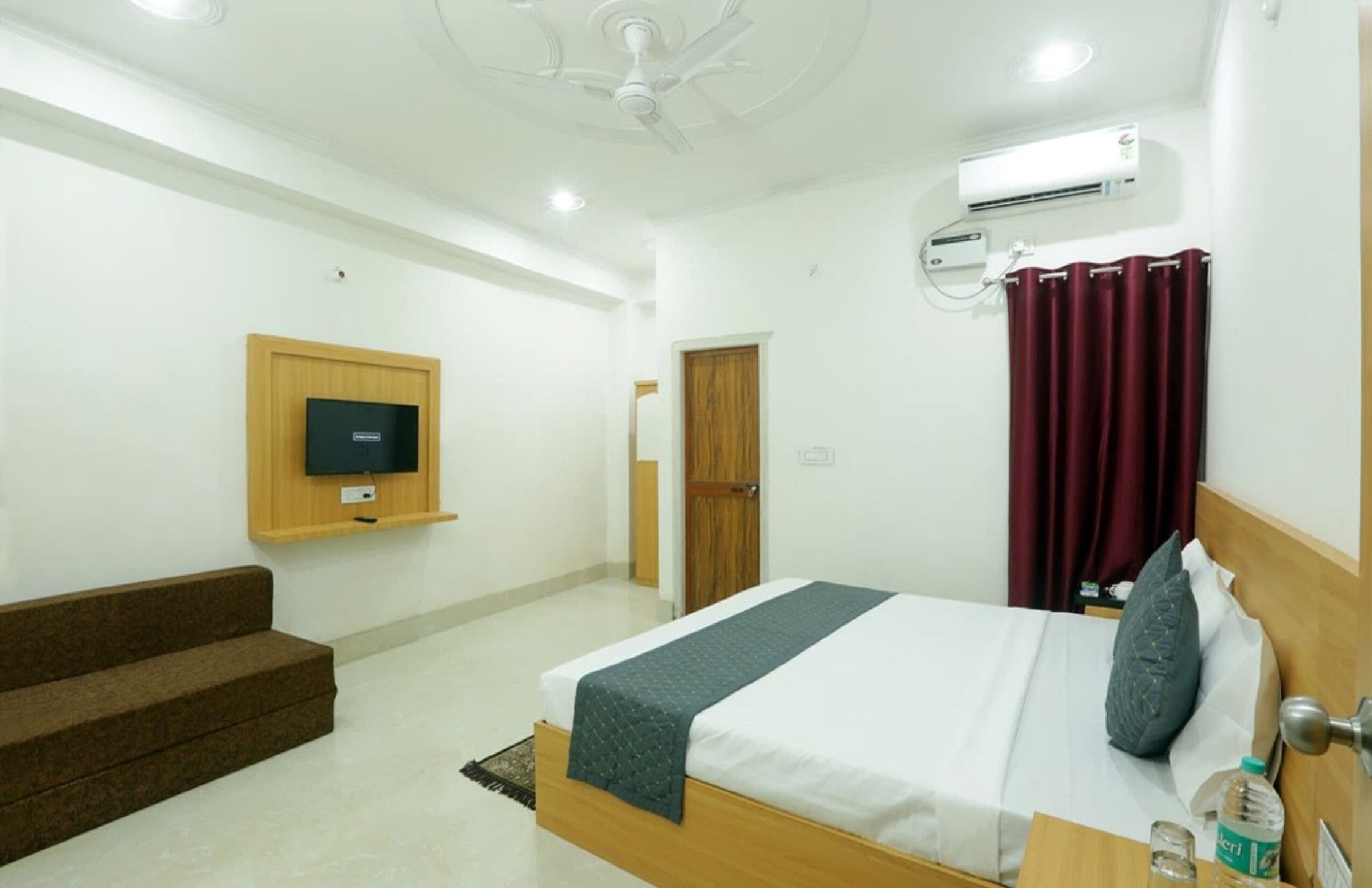 Deluxe Semi Family Room | Free WiFi