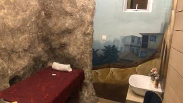 Sauna, steam room, hot stone massages, deep-tissue massages
