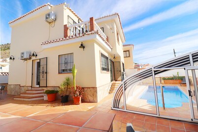 1073 Villa Lormar