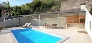 Outdoor pool, a heated pool