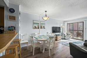 Interior - 15% off weekly stays thru Aug. (Sat to Sat) 3BDR 2.5 BA OCEANVIEW condo. (North Myrtle Beach)