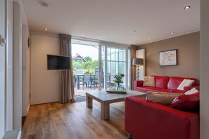 TV, offices - Detached Holiday home near the sea in Brouwershaven | Meeuwenstein 61 (Brouwershaven)