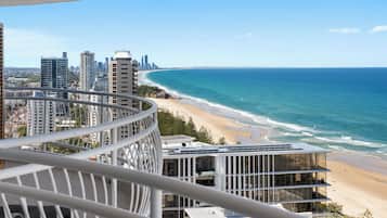 Apartamento superior, balcón, vistas al mar | Balcón