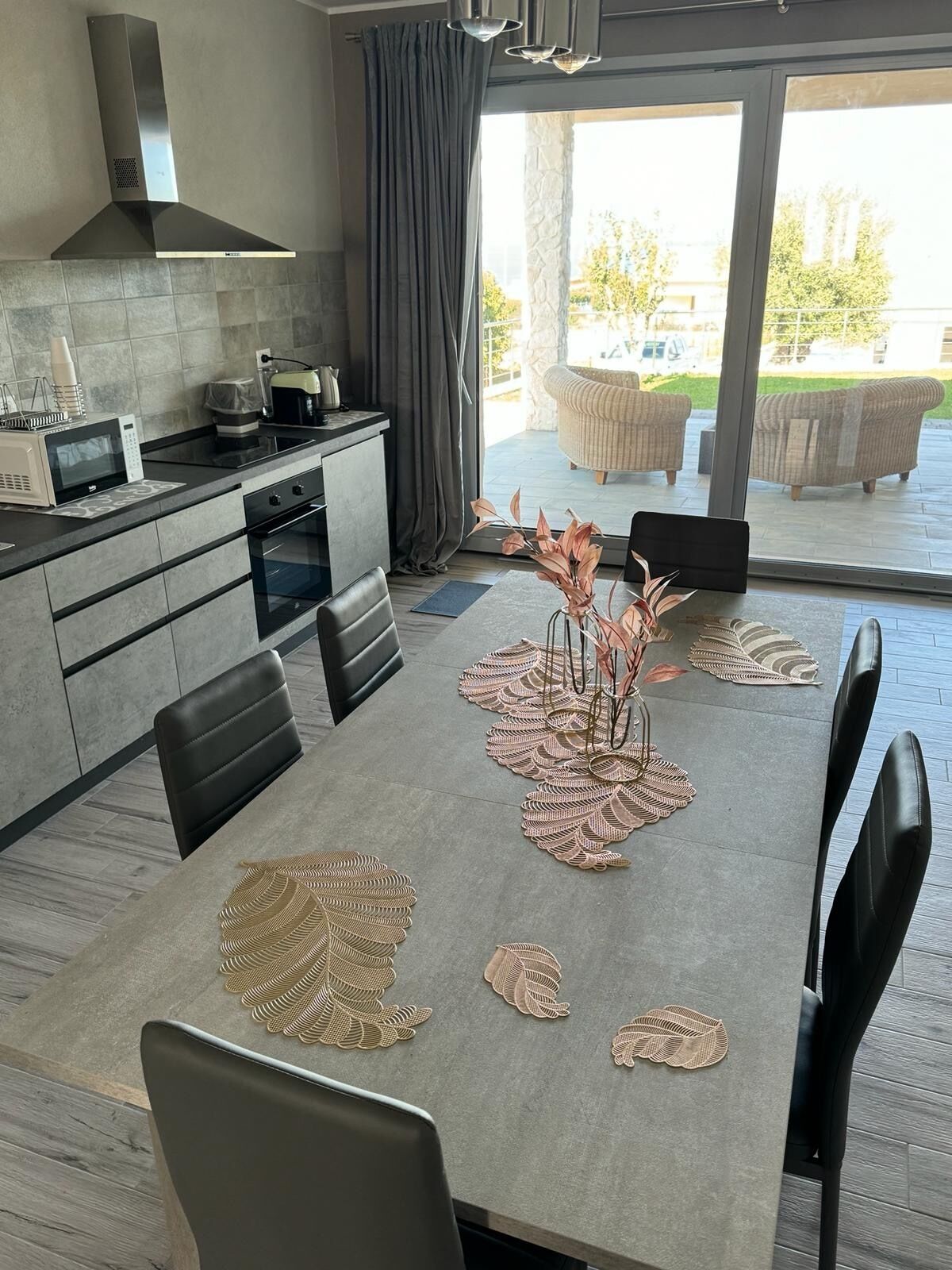 Micro-ondes, four, plaque de cuisson