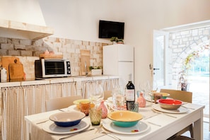 Dining - Villa Monsignore (Impalata)