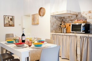 Dining - Villa CaMonsignore (Impalata)