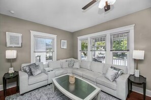 Living area - Irish Chalet - Walk to ND (South Bend)